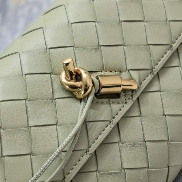 Picture of Bottega Veneta Handbags _SKUfw184066534fw